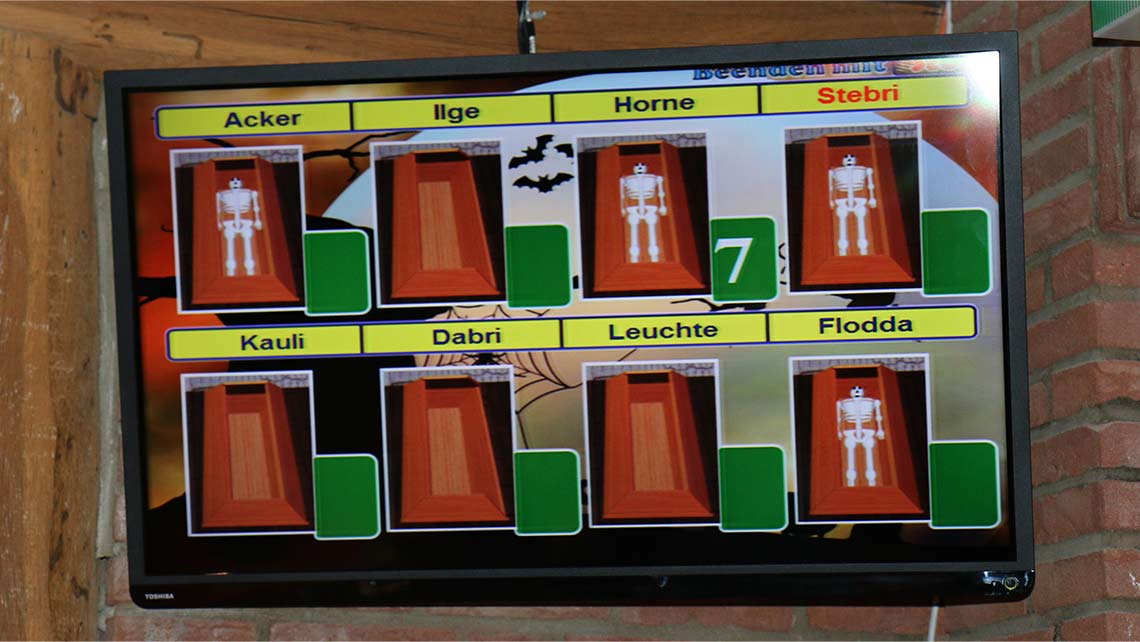 Sargkegeln mit Scoring System beim Kegeln Sargkegeln mit Scoring System beim Kegeln